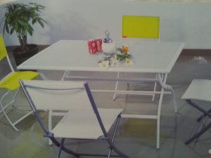 שולחן לגינה 1.10/70 מתקפל + 4 כסאות מתקפלים
